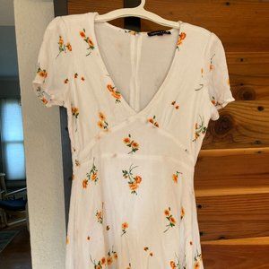 Kendall & Kylie White/Orange Floral Summer Ruffle dress - Size S